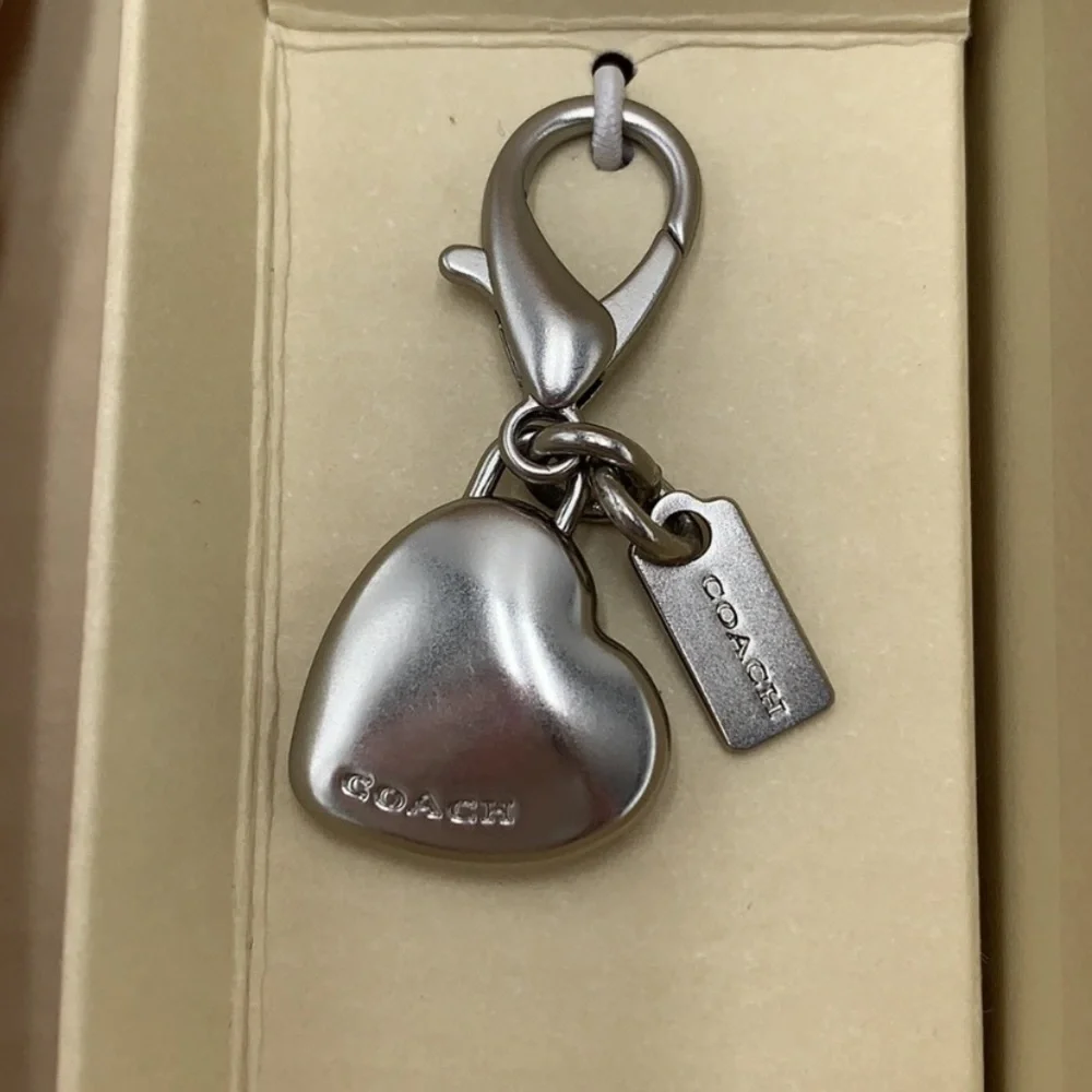 🌸NEW! Coach Gift Set. Wristlet with Charms🌸 - Picture 5 of 9